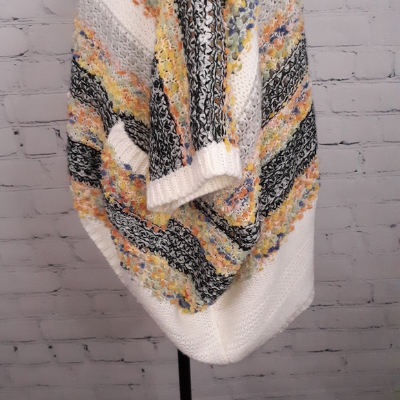 KAMANA Marled Banded Stripe Crop Sweater M… - Picture 9 of 13